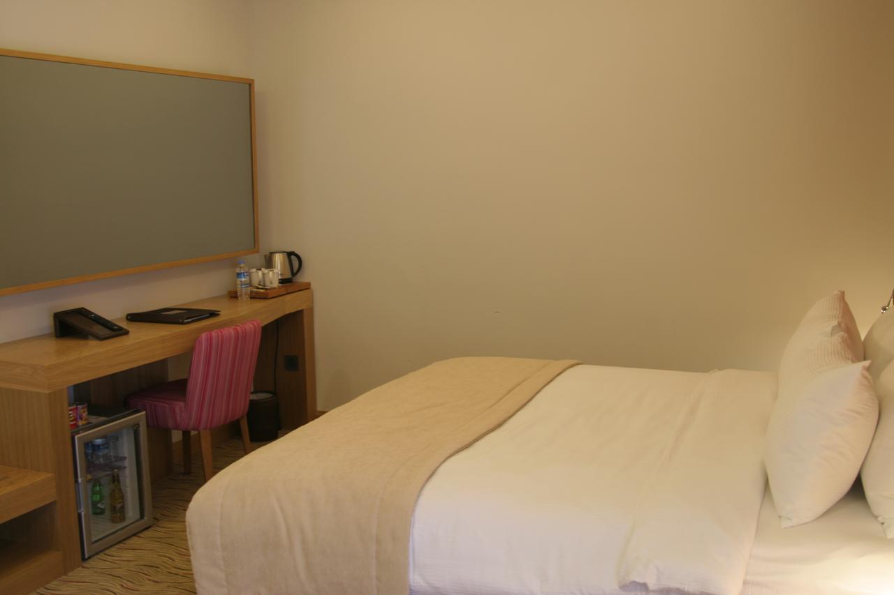 Bacacan Otel Ayvalik Bilik gambar